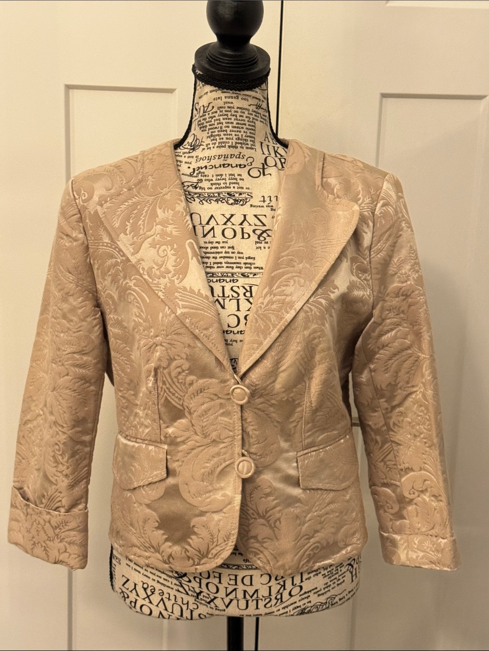 Robert Graham Champagne Brocade Blazer